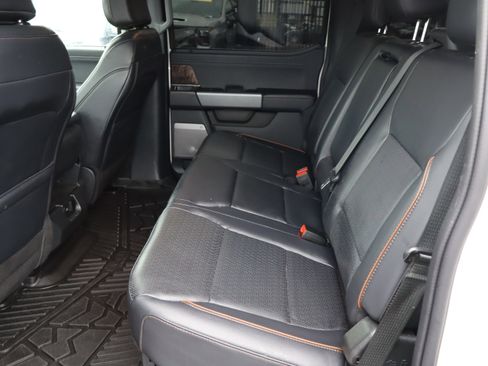 Used 2025 Ford F250 Lariat w/ Chrome Package image 32