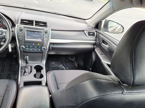 Used 2016 Toyota Camry SE FWD image 15