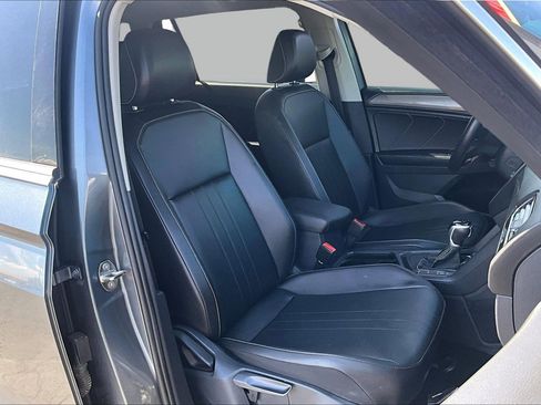 Used 2022 Volkswagen Tiguan SE image 7