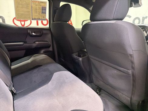 Used 2020 Toyota Tacoma TRD Off-Road w/ Technology Package image 14