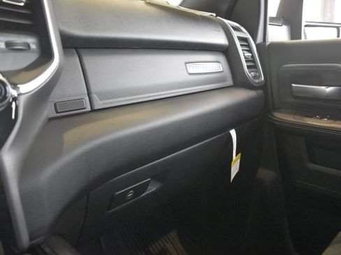 New 2026 RAM 2500 Big Horn AWD/4WD image 41