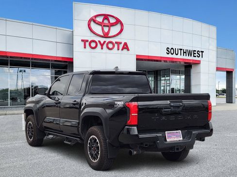 Used 2024 Toyota Tacoma TRD Off-Road AWD/4WD image 4