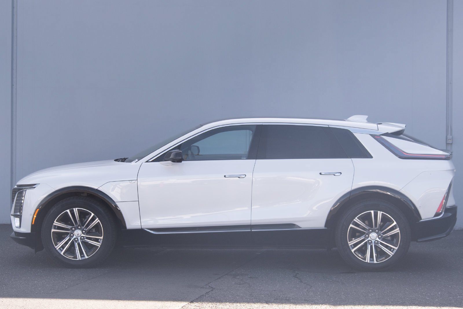 Used 2024 Cadillac Lyriq Luxury AWD/4WD image 27