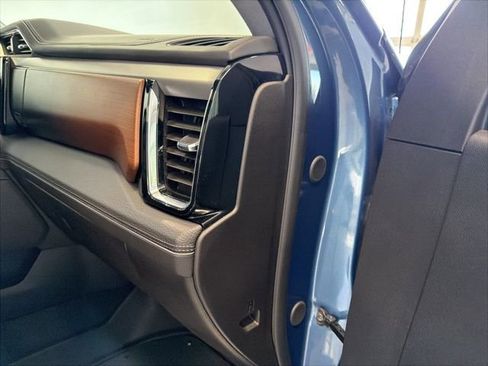 Used 2025 GMC Sierra 1500 Denali AWD/4WD image 41