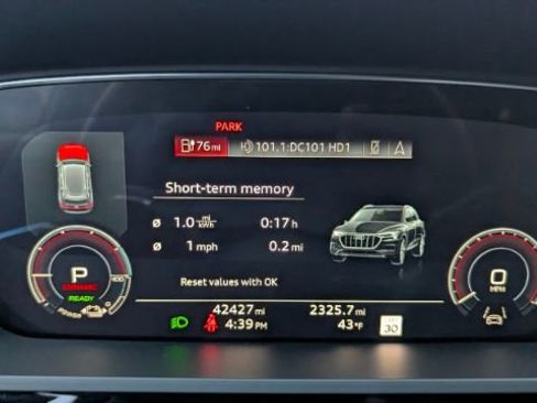 Used 2021 Audi e-tron Prestige image 37