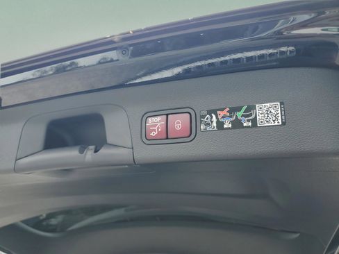 Certified 2026 Mercedes-Benz GLS 450 4MATIC image 8