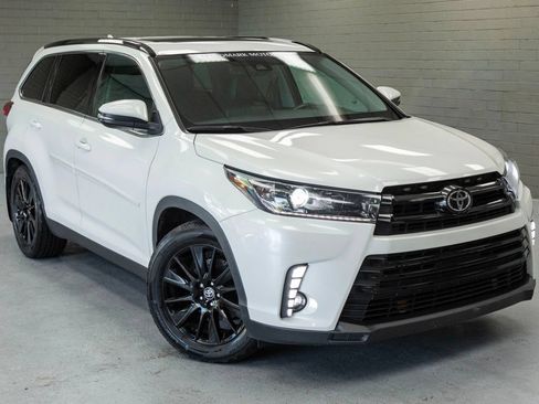 Used 2019 Toyota Highlander SE AWD/4WD image 6