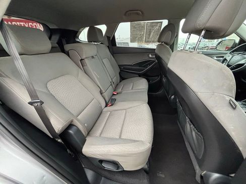 Used 2016 Hyundai Santa Fe SE image 4