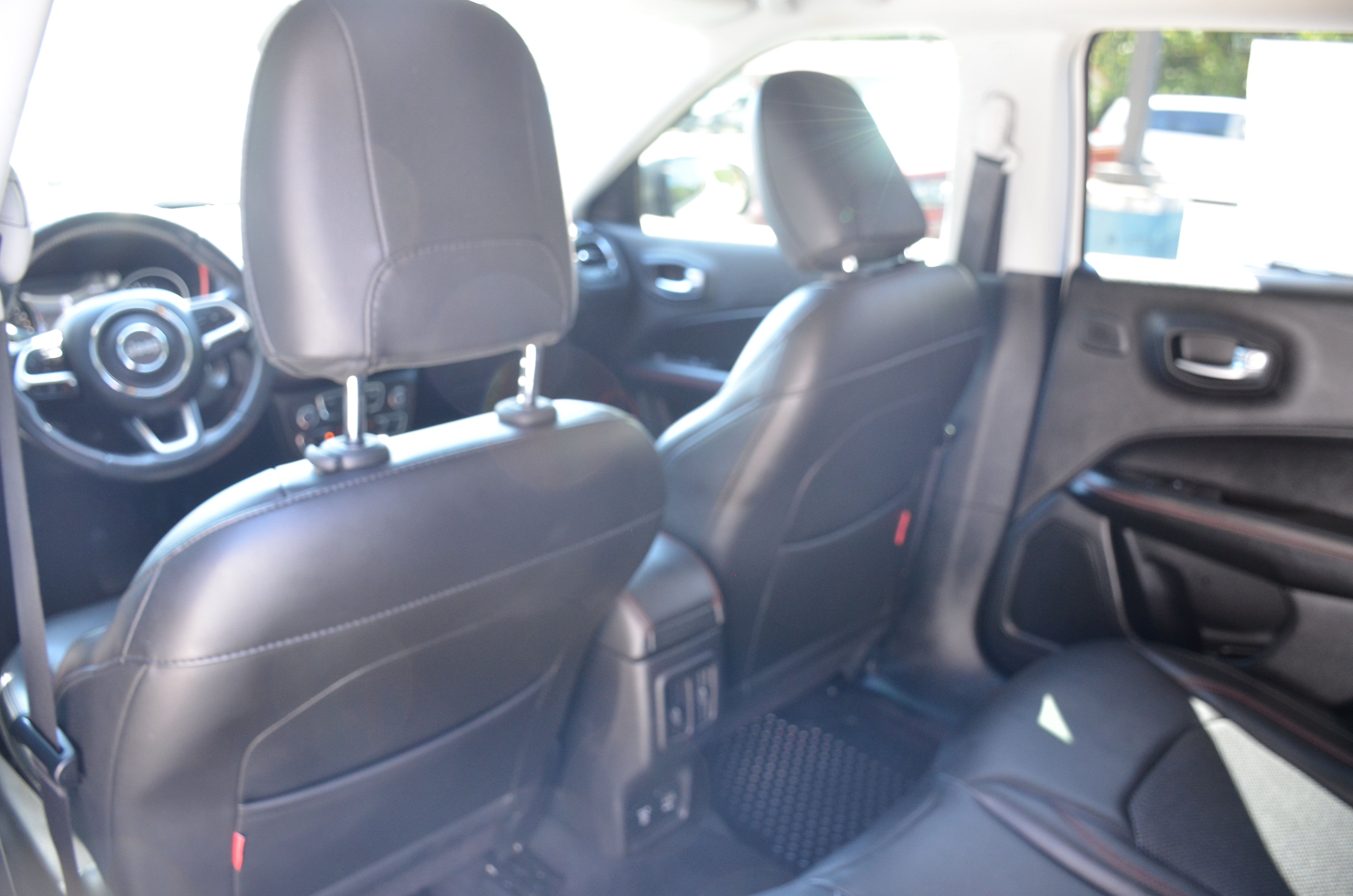 Used 2018 Jeep Compass Trailhawk w/ Navigation Group AWD/4WD image 19