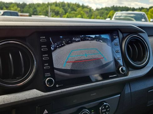 Used 2020 Toyota Tacoma TRD Sport w/ Technology Package AWD/4WD image 23