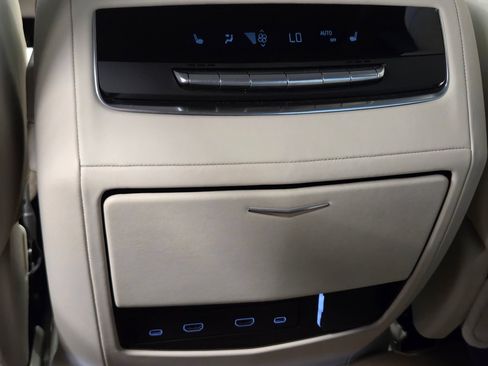 Used 2025 Cadillac Escalade ESV Sport Platinum AWD/4WD image 13