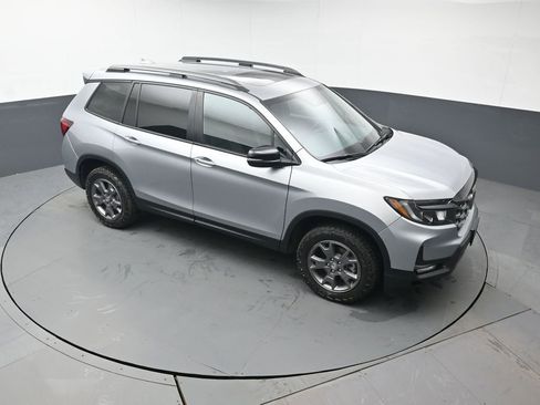Certified 2024 Honda Passport TrailSport image 46
