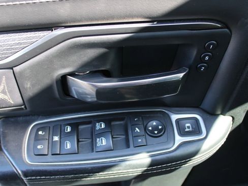 Used 2021 RAM 2500 Limited AWD/4WD image 32