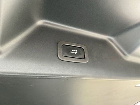 Used 2021 Land Rover Range Rover P525 Westminster Edition LWB image 38