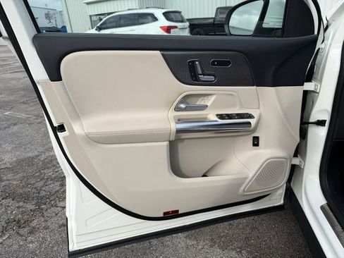 Used 2021 Mercedes-Benz GLA 250 image 11