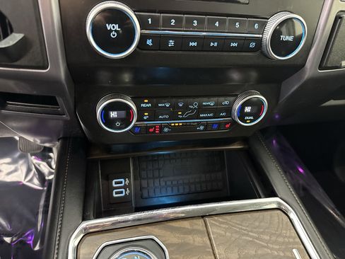 Used 2019 Ford Expedition Platinum image 13