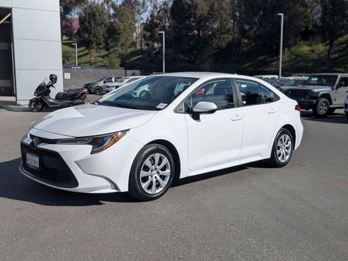 Used 2022 Toyota Corolla LE image 1