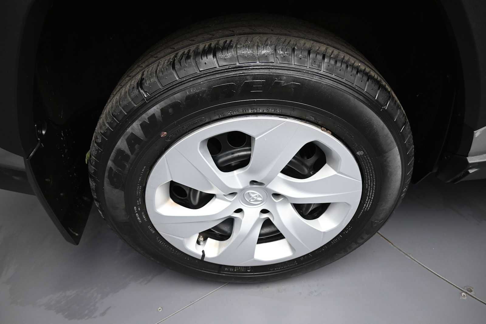 Certified 2023 Toyota RAV4 LE AWD/4WD image 11