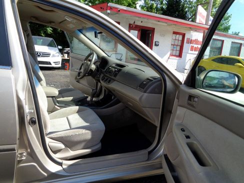 Used 2003 Toyota Camry LE image 16
