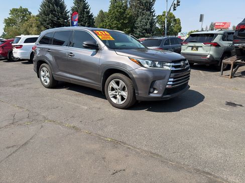 Used 2018 Toyota Highlander Limited AWD/4WD image 10