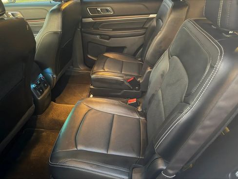 Used 2016 Ford Explorer Limited w/ Equipment Group 301A FWD image 13
