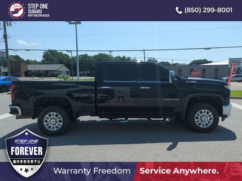 Used 2022 Chevrolet Silverado 2500 LTZ w/ Z71 Off-Road Package AWD/4WD image 8
