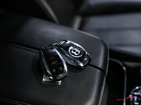 Used 2018 Bentley Bentayga image 93
