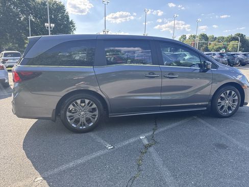 Used 2025 Honda Odyssey Touring image 6
