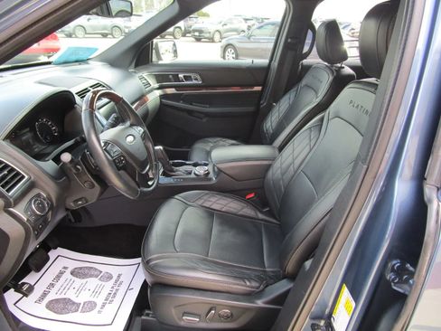 Used 2018 Ford Explorer Platinum AWD/4WD image 16