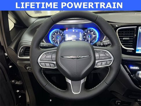 New 2026 Chrysler Pacifica Select image 20