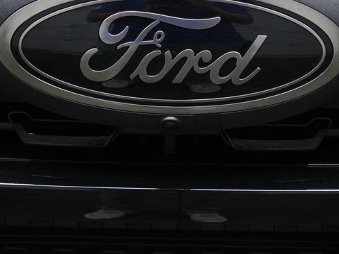 Used 2024 Ford F250 Lariat w/ Tremor Off-Road Package AWD/4WD image 58