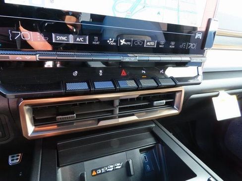 New 2025 GMC Hummer EV 3X w/ LPO, Sport Package AWD/4WD image 18