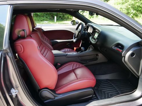 Used 2018 Dodge Challenger SRT Hellcat RWD image 28