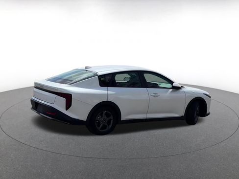 Used 2025 Kia K4 LXS image 12