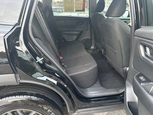 Used 2024 Nissan Rogue S image 15