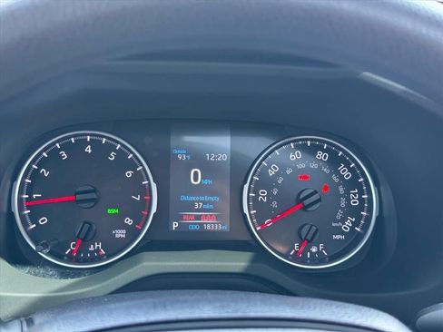 Used 2020 Toyota RAV4 XLE w/ Convenience Package FWD image 19