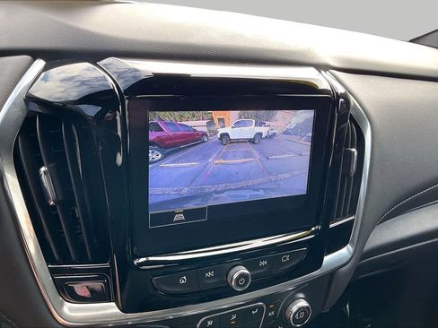 Used 2023 Chevrolet Traverse LT FWD image 21