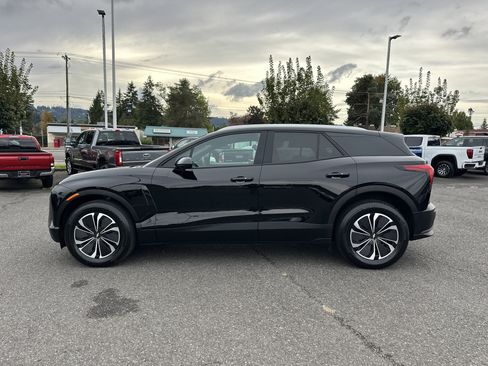 Used 2024 Chevrolet Blazer EV LT image 2