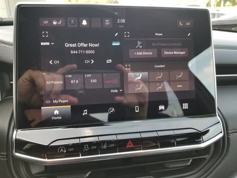 Certified 2023 Jeep Compass Limited image 19