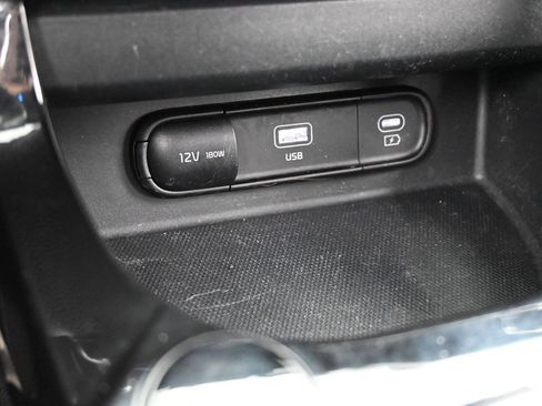 Used 2024 Kia Seltos S image 18