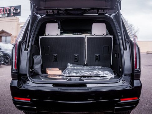 Used 2026 Cadillac Escalade Platinum Sport w/ LPO, Floor Liner Package image 41
