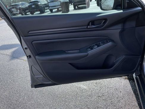 Used 2025 Nissan Altima 2.5 S image 12