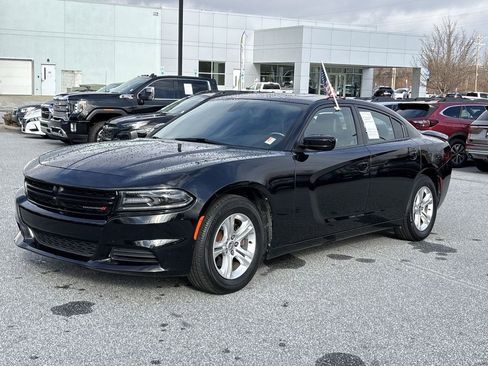 Used 2020 Dodge Charger SXT w/ Leather Interior Group image 5
