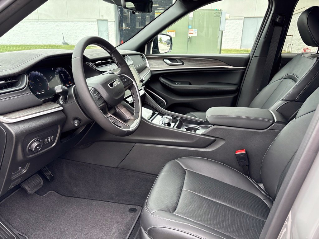 New 2027 Jeep Grand Cherokee Limited AWD/4WD image 8