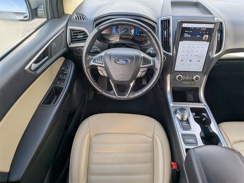 Used 2023 Ford Edge SEL image 17