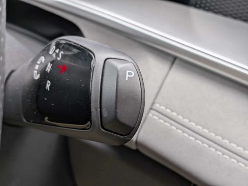 Certified 2026 Volkswagen Tiguan SE R-Line FWD image 39