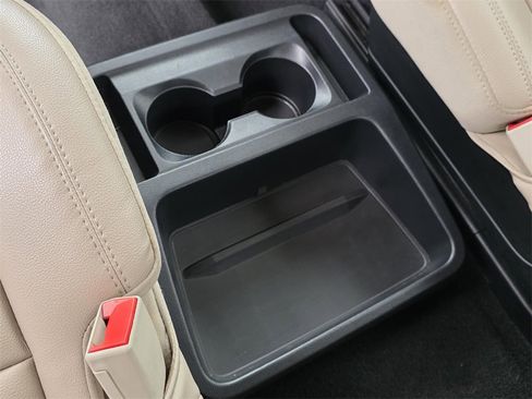 Used 2021 Ford Explorer XLT w/ Equipment Group 202A image 11