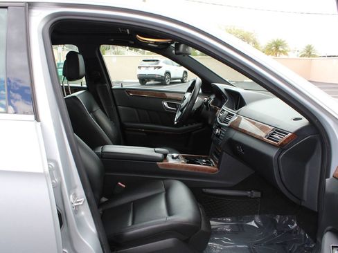 Used 2013 Mercedes-Benz E 350 4MATIC Sedan image 16