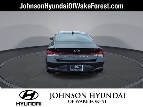 Certified 2023 Hyundai Elantra SEL w/ Convenience Package image 7