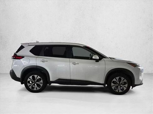 Used 2023 Nissan Rogue SV FWD image 4